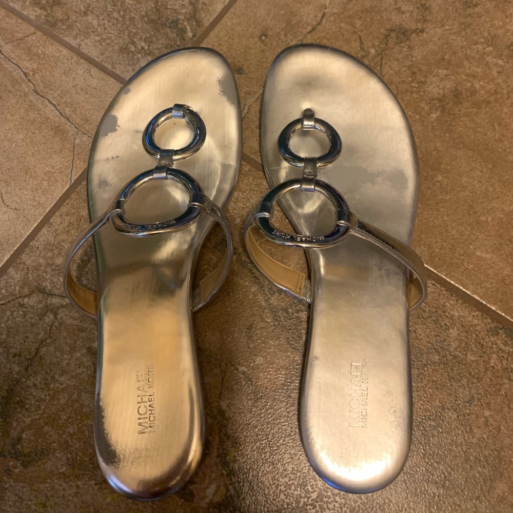 Michael Kors Claudia flat.